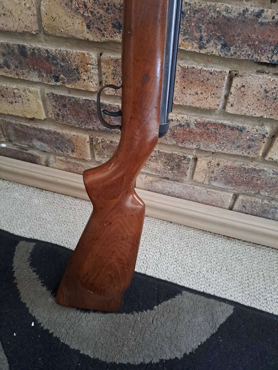 Air rifle RARE 1968 Diana model 26D .177 in working condition