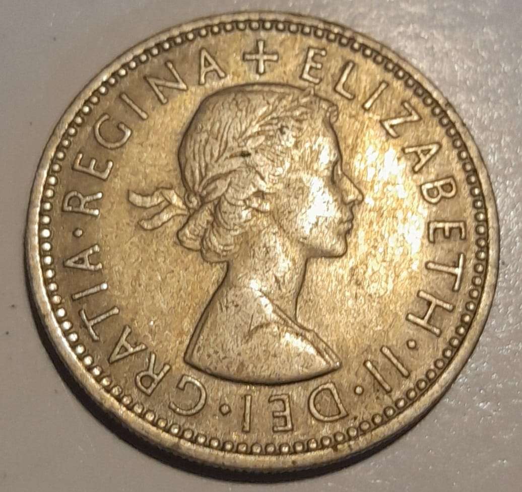 QEII one shilling English shield copper/nickel 1966