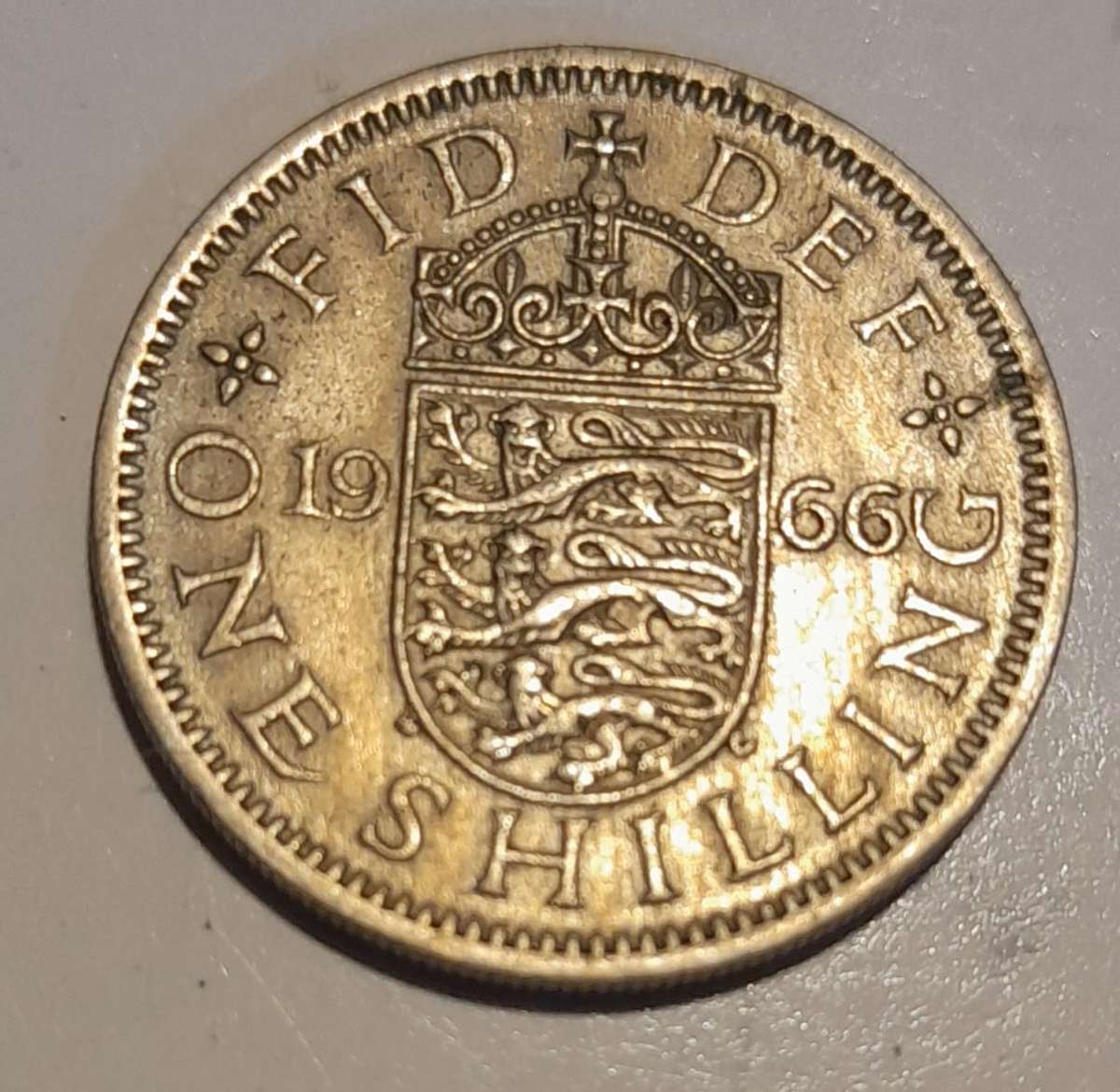 QEII one shilling English shield copper/nickel 1966