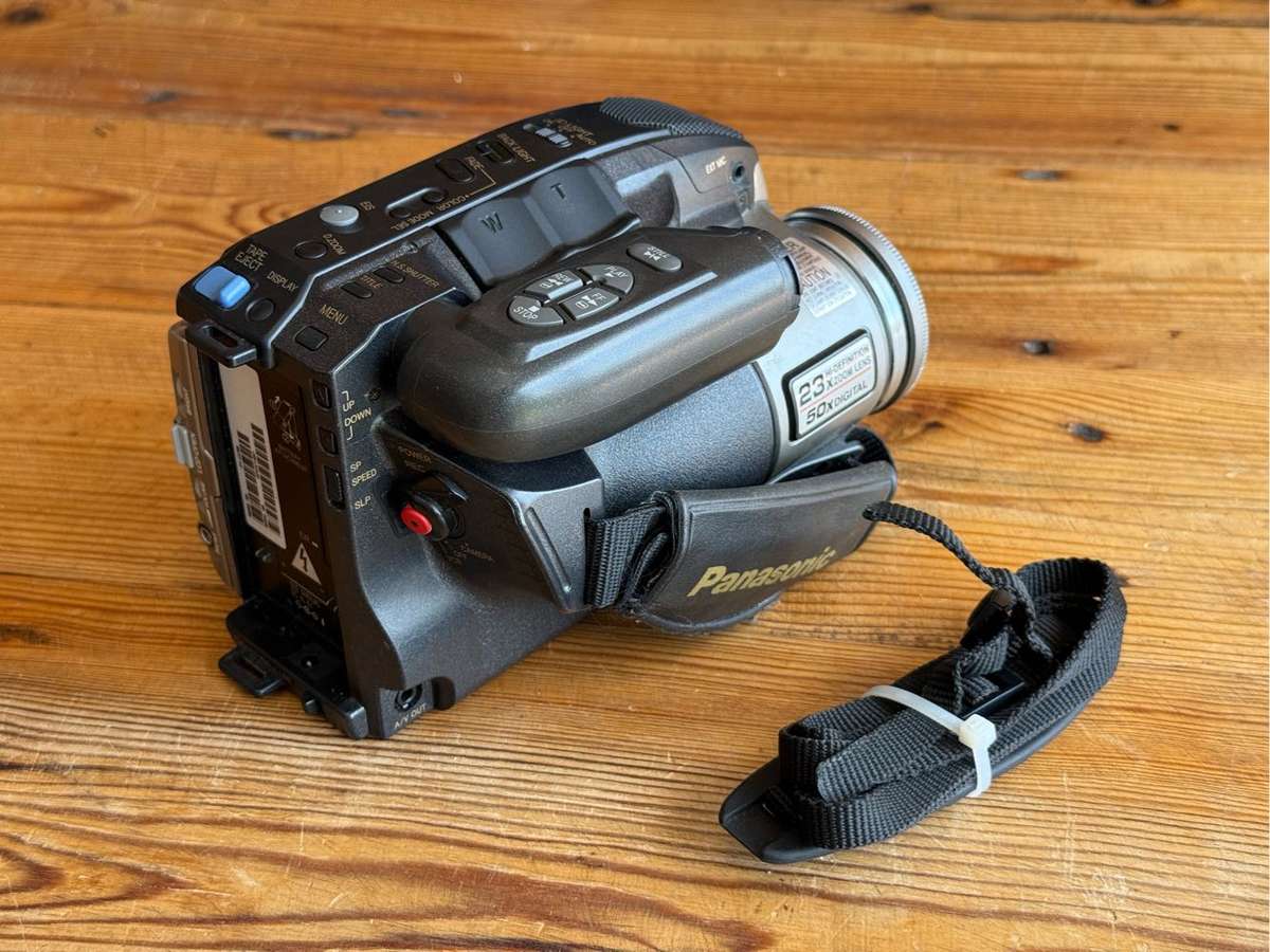 Vintage Panasonic PV-L678 Camcorder