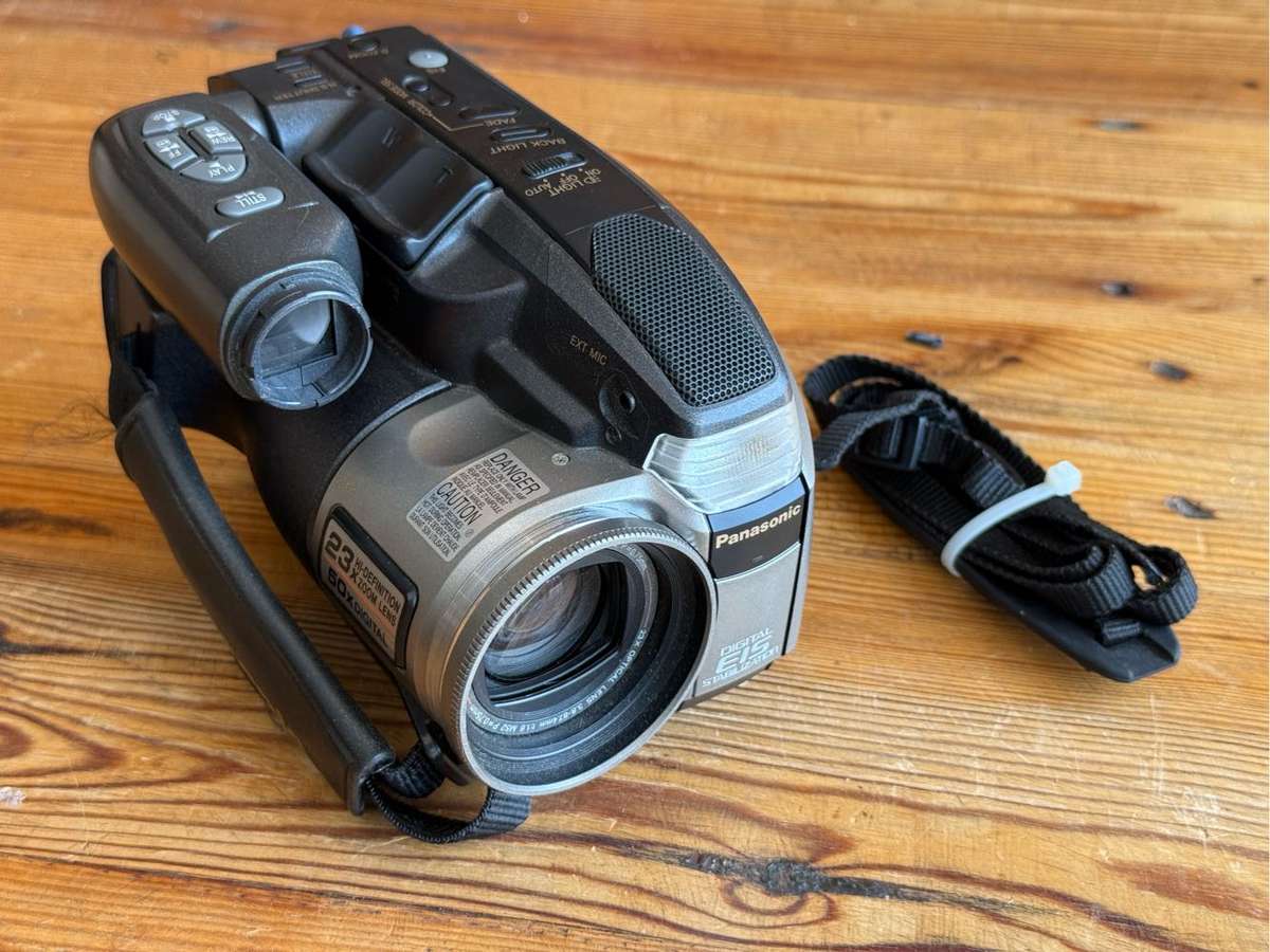 Vintage Panasonic PV-L678 Camcorder