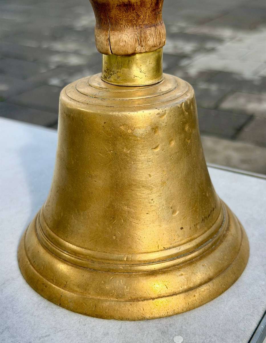 Antique Brass Handbell (circa 1900) 13cm x 29cm 1.18kg
