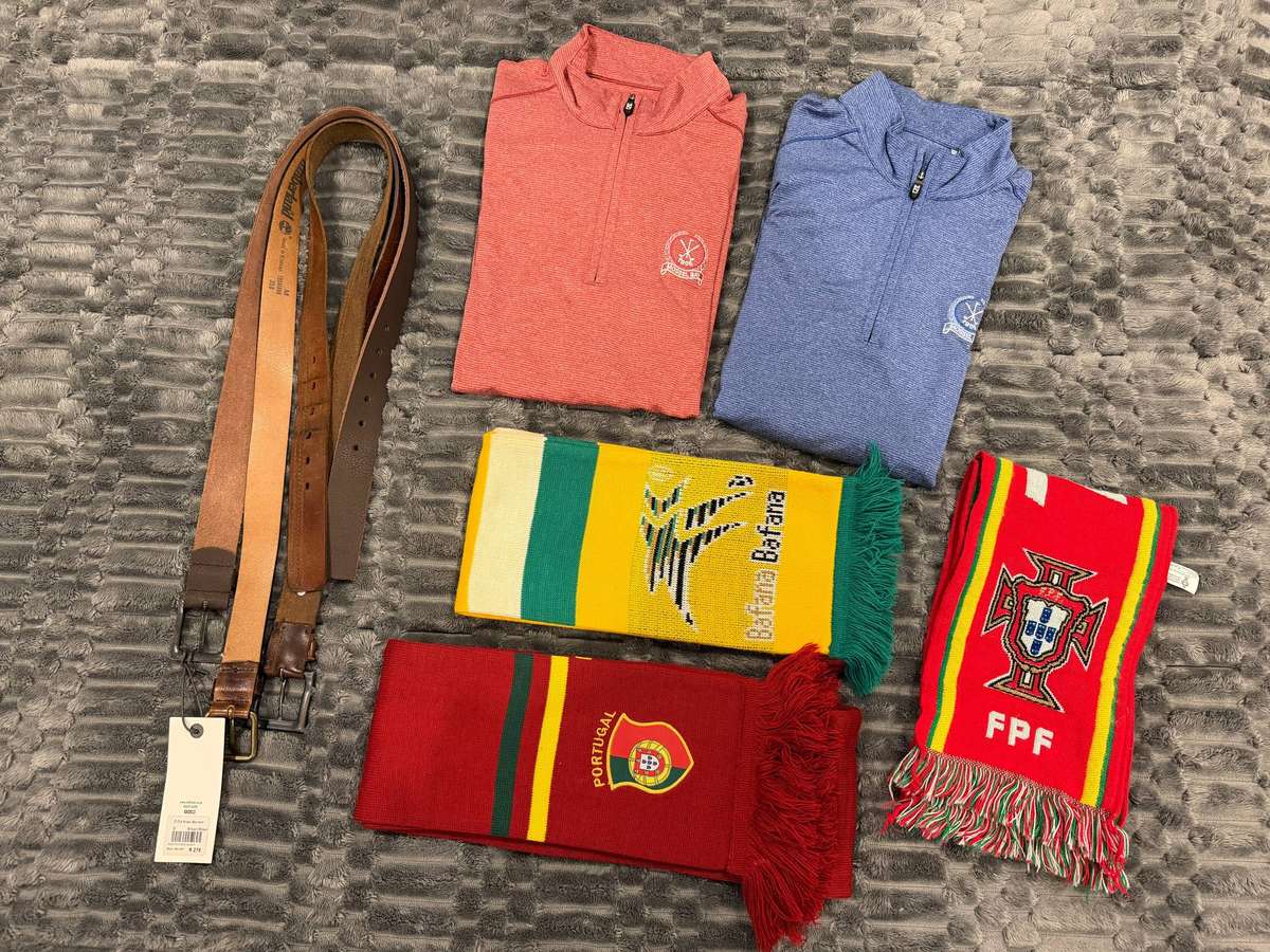 Pre-owned mens clothing bundle, mostly medium sizes