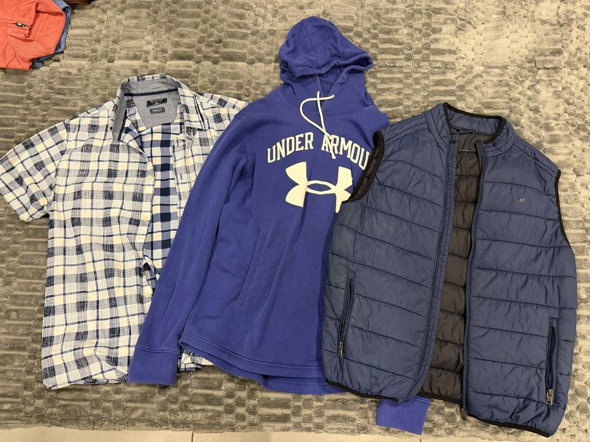 Pre-owned mens clothing bundle, mostly medium sizes