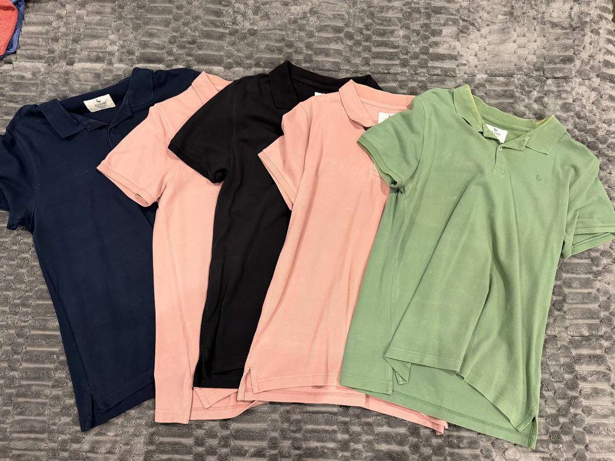 Pre-owned mens clothing bundle, mostly medium sizes