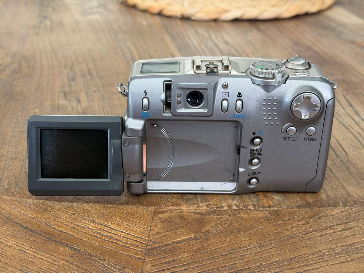 Vintage Canon PowerShot G2 Camera