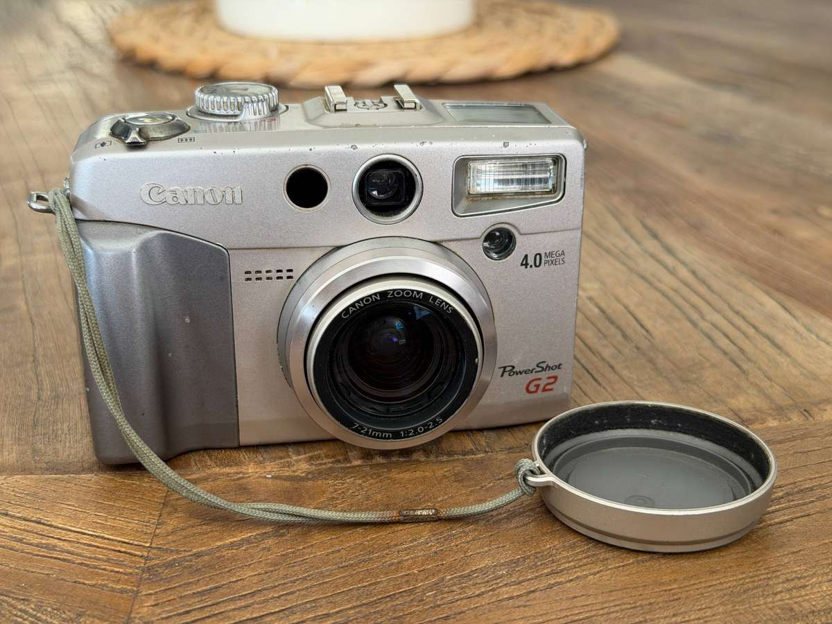 Vintage Canon PowerShot G2 Camera