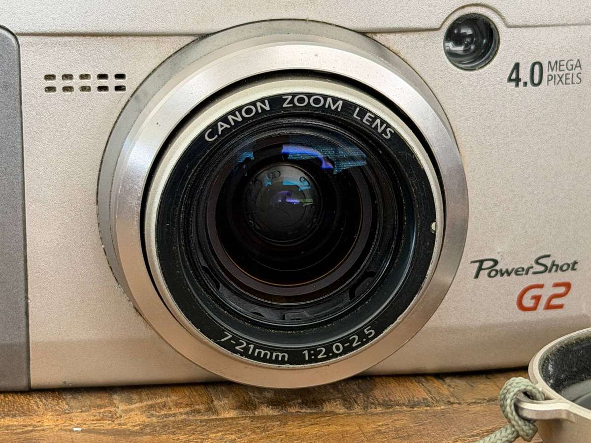 Vintage Canon PowerShot G2 Camera