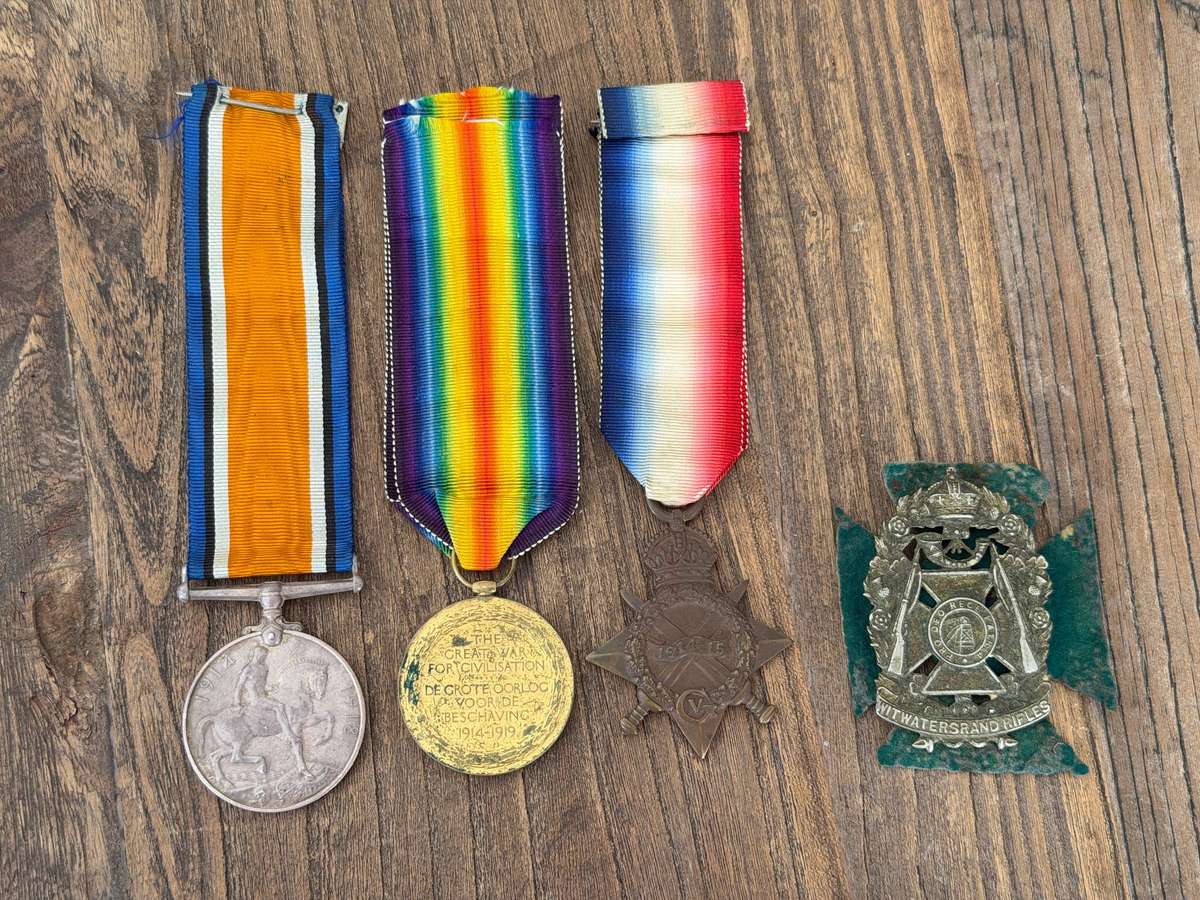 Original First World War medal group and badge attributed to Burg. P.S. Jacobs, 10de Infanterie