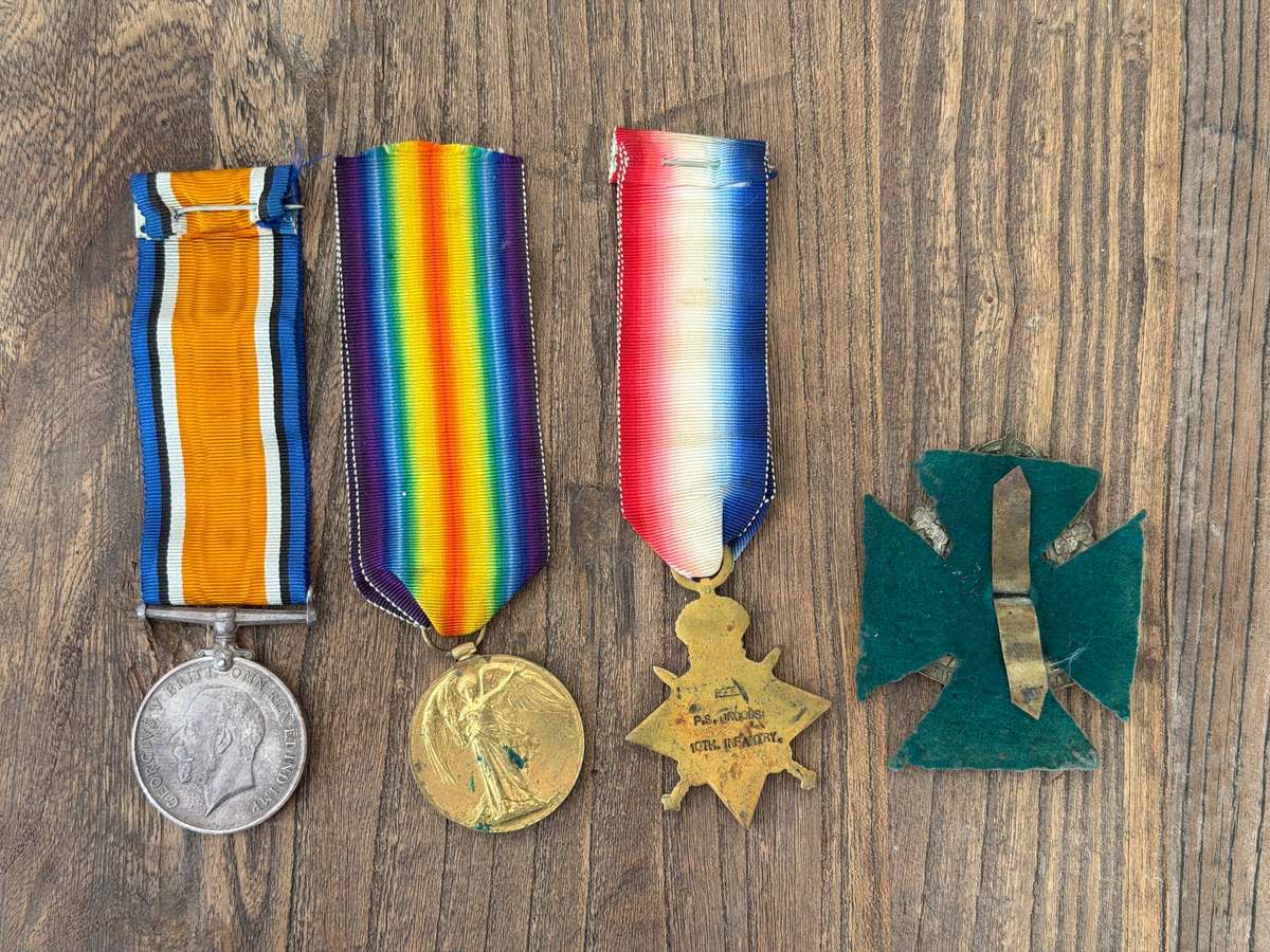 Original First World War medal group and badge attributed to Burg. P.S. Jacobs, 10de Infanterie