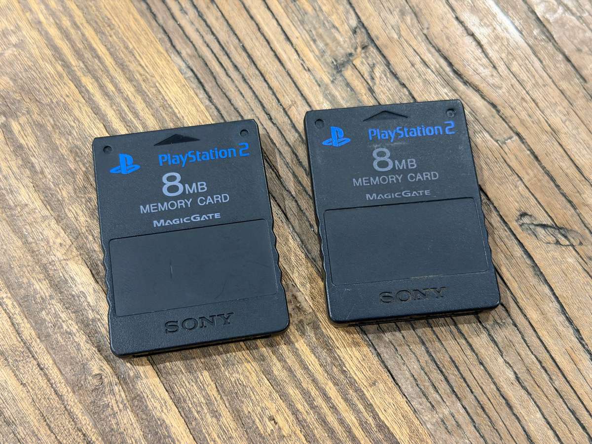 Sony PlayStation 2 Model No. SCPH-50004 PAL & 16 x PS2 Games