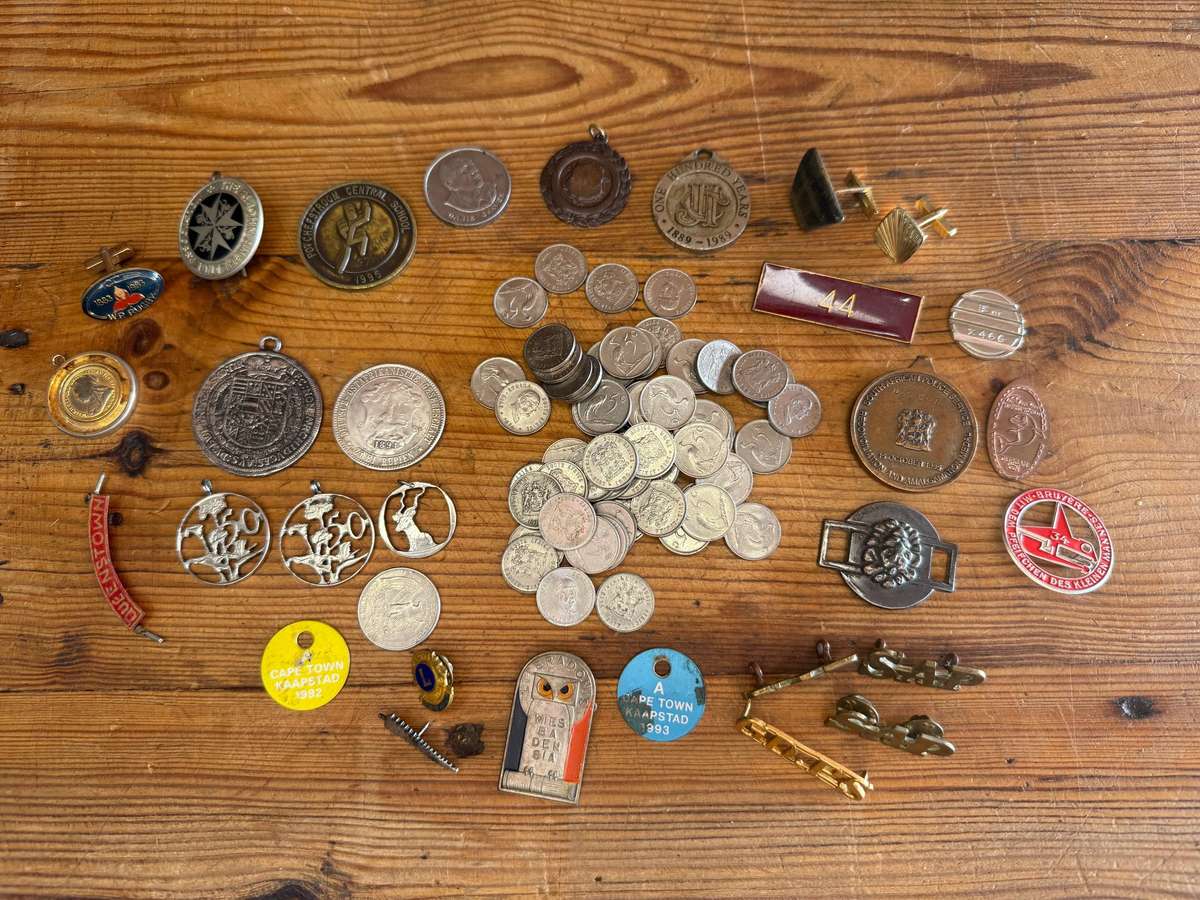 Coins, Badges, Medals Lot