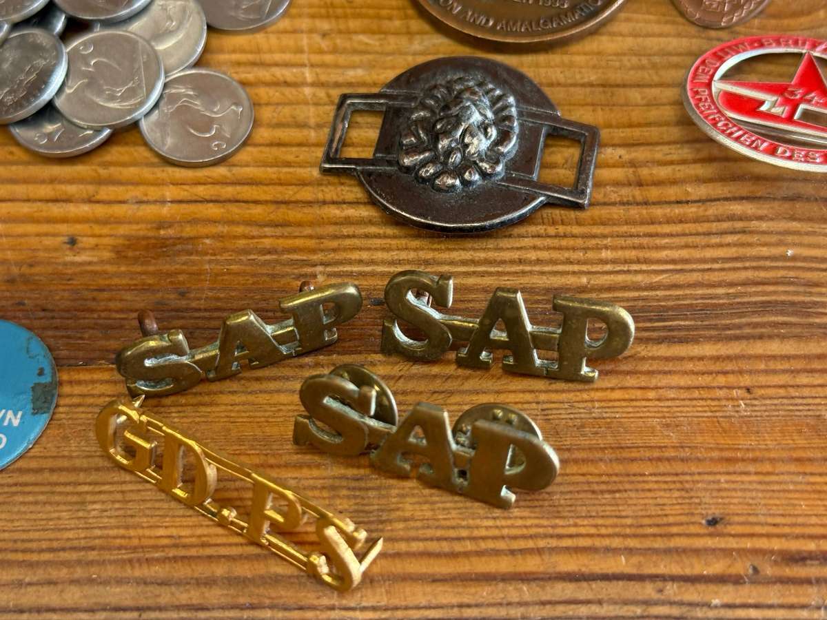 Coins, Badges, Medals Lot