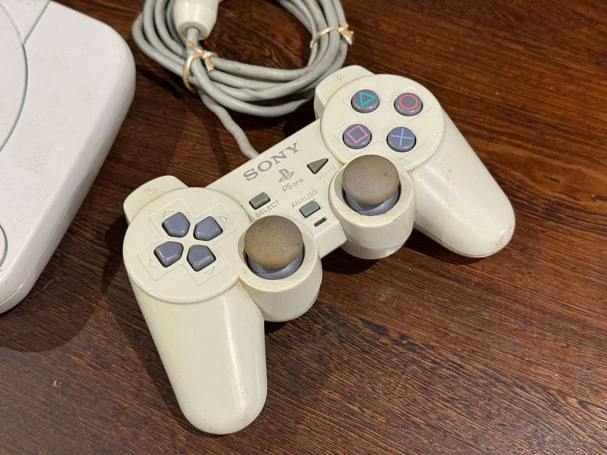 Original SONY PlayStation One + Extras