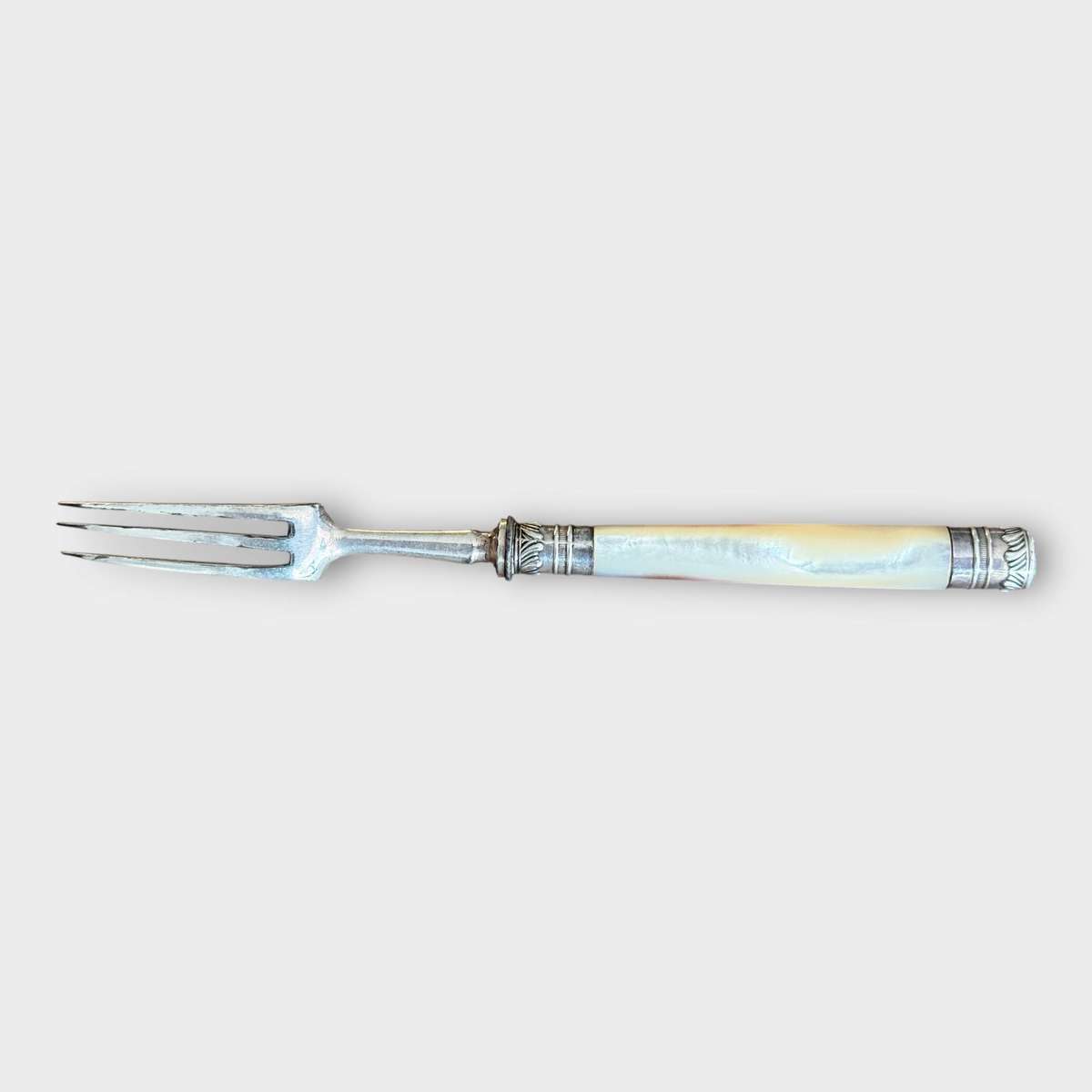 Fine Victorian Mother of Pearl Dessert Fork  Goldsmiths & Silversmiths Co. (1898)