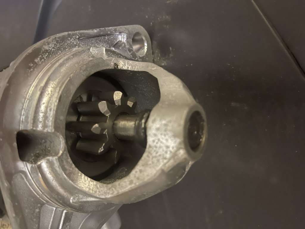 Hilux D4D Starter motor, 2 months old. Not a cheapie version!!!