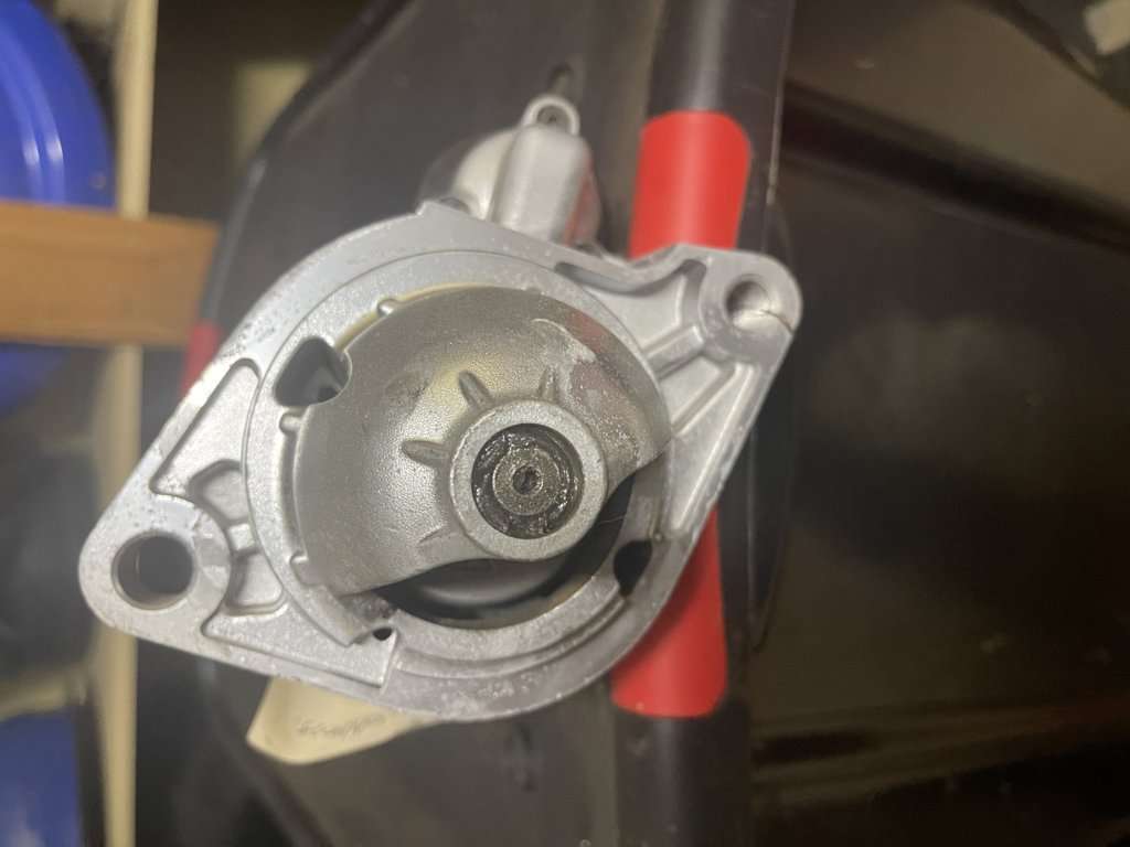 Hilux D4D Starter motor, 2 months old. Not a cheapie version!!!