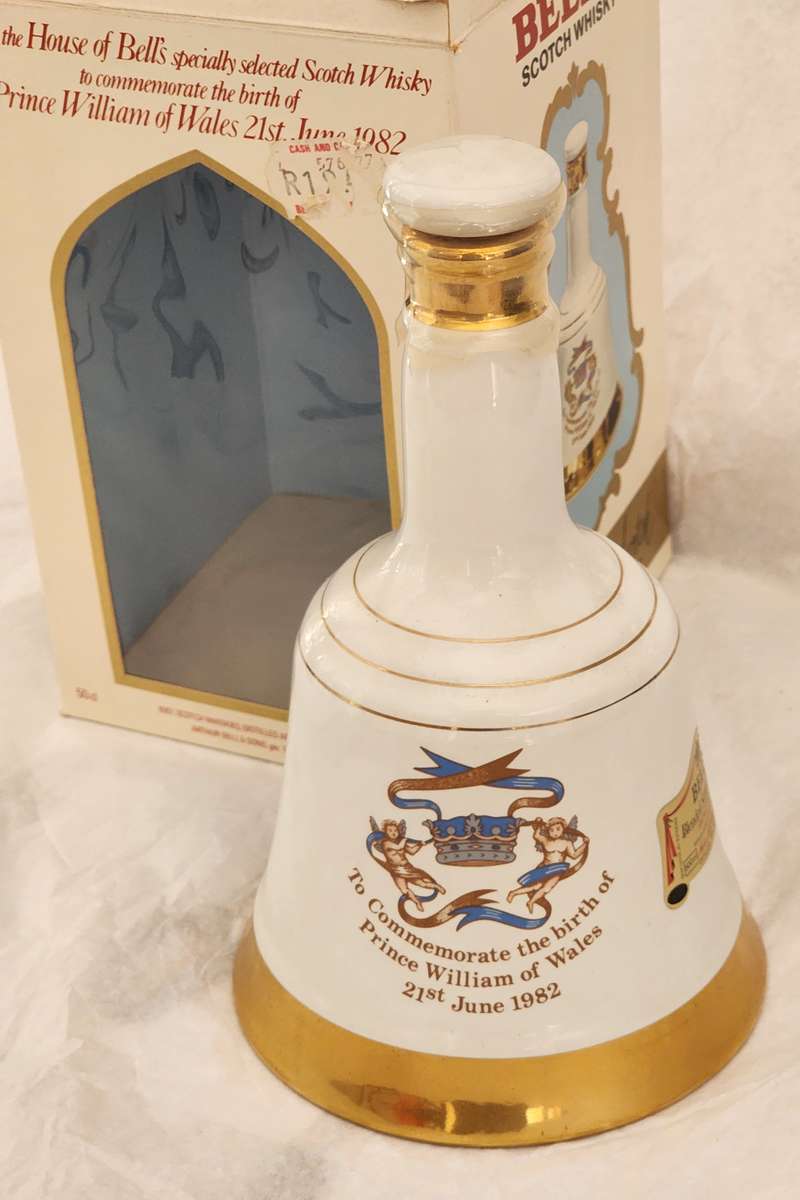 BELL's WHISKY "SPECIAL LIMITED "Prince William of WALES 21 June 1982" FULL still Sealed & BOX !! WOW