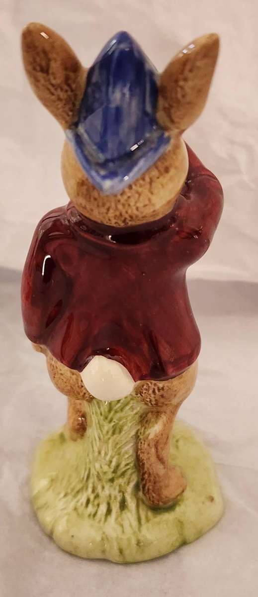 BUNNYKINS - Royal Doulton "Bunnykins Rise and SHINE" DB 11 - Magnificent, Gorgeous perfect Figurine!