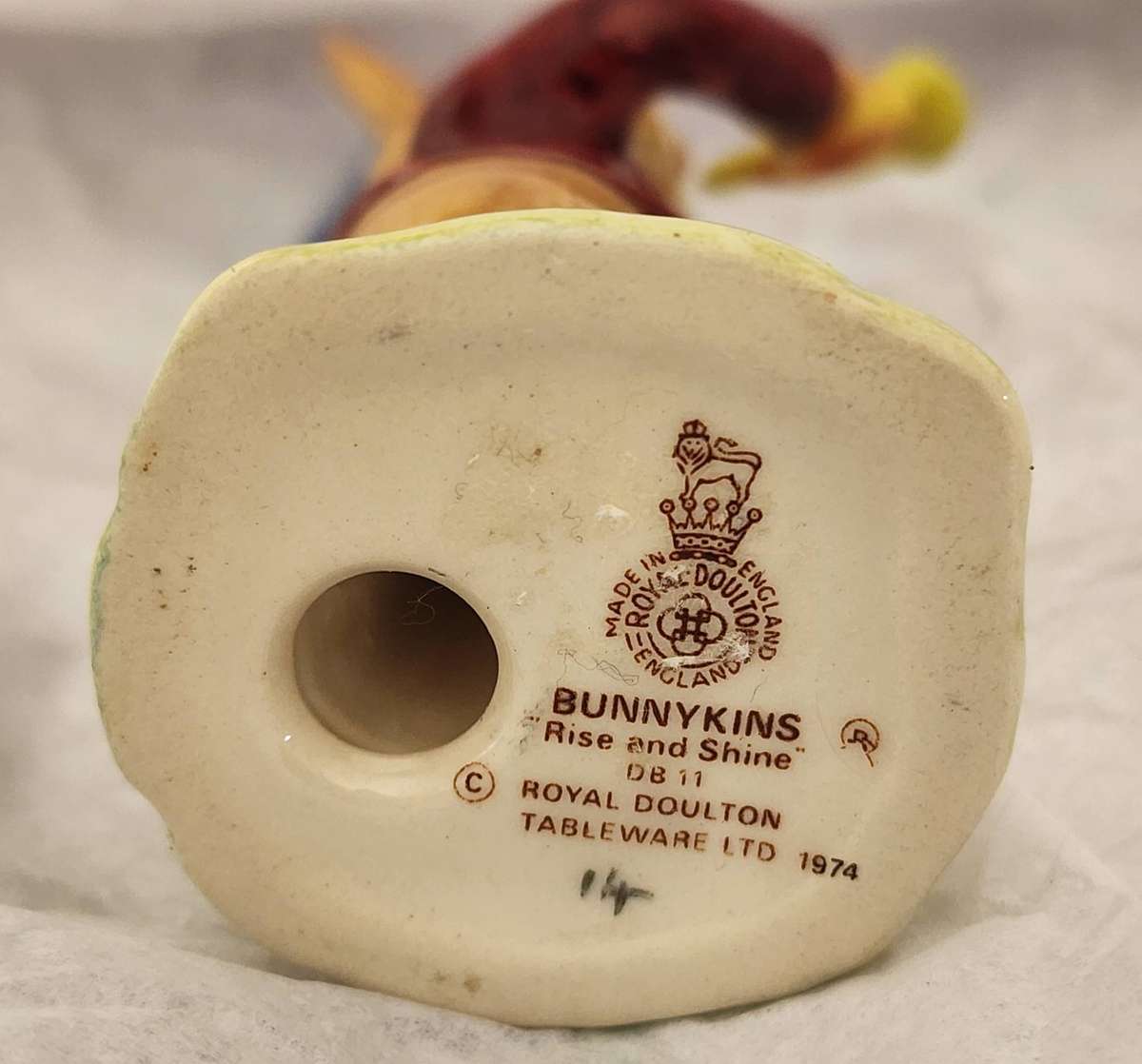 BUNNYKINS - Royal Doulton "Bunnykins Rise and SHINE" DB 11 - Magnificent, Gorgeous perfect Figurine!