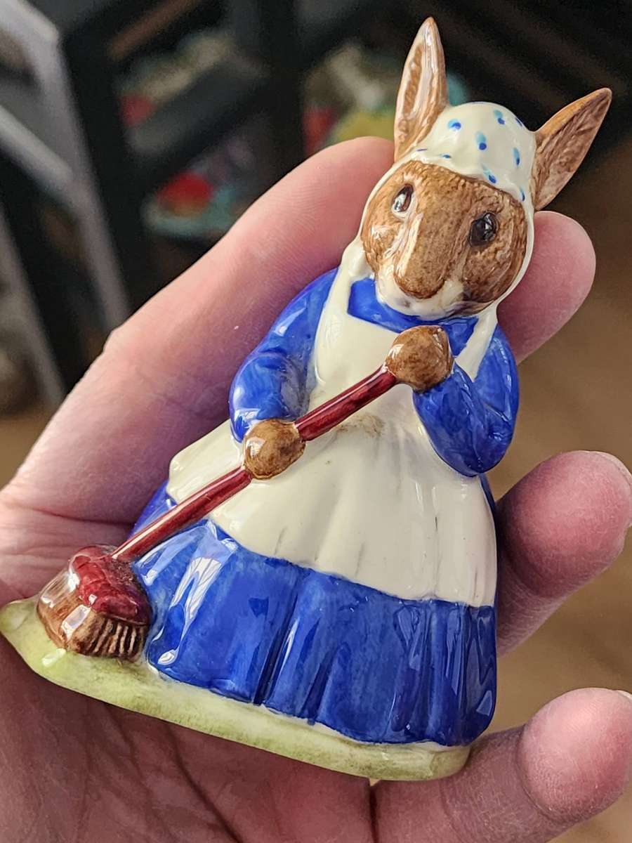 BUNNYKINS - Royal Doulton "Mrs. Bunnykins Clean Sweep DB6" Magnificent, Gorgeous perfect Figurine!