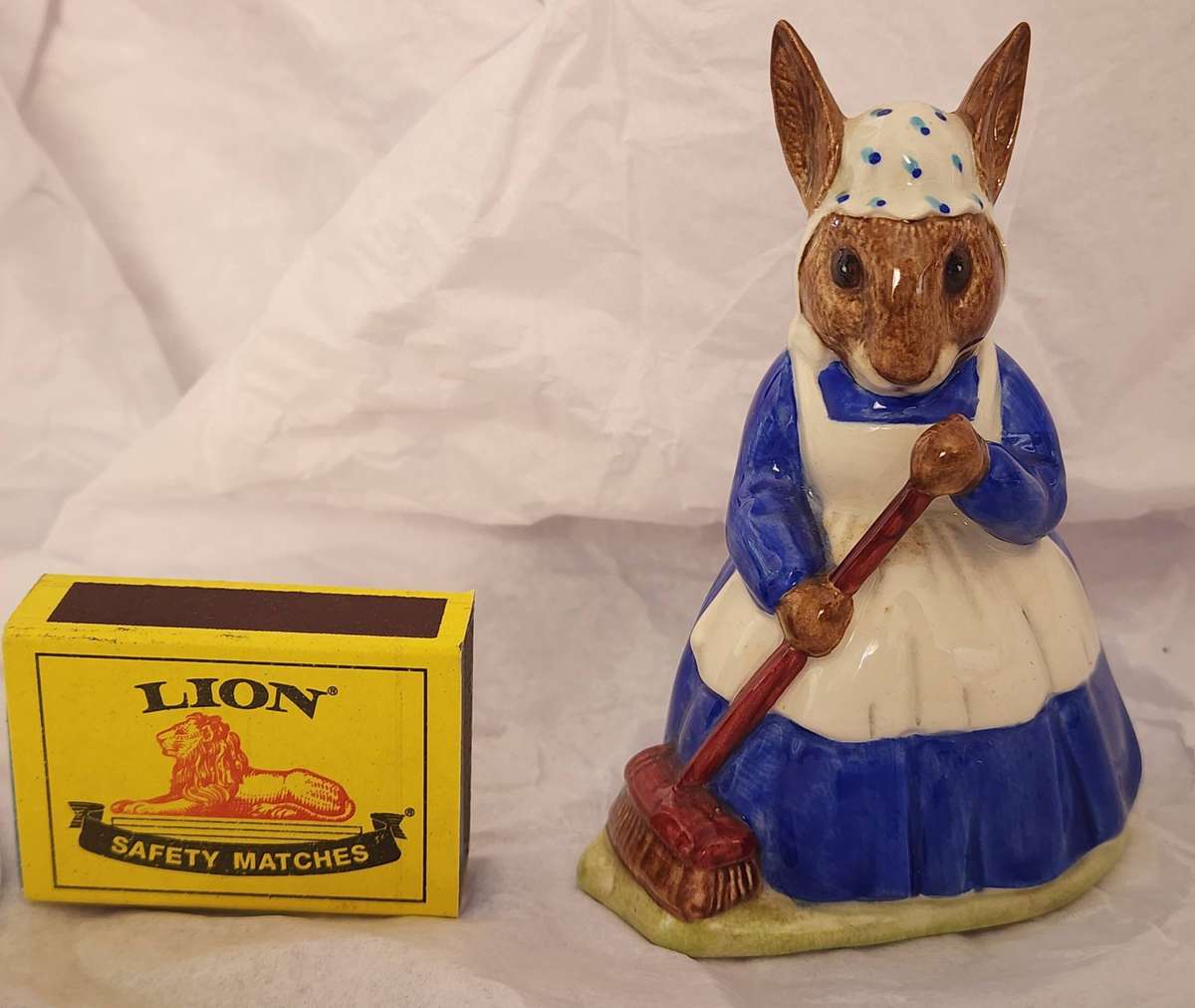 BUNNYKINS - Royal Doulton "Mrs. Bunnykins Clean Sweep DB6" Magnificent, Gorgeous perfect Figurine!