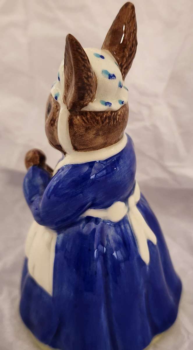 BUNNYKINS - Royal Doulton "Mrs. Bunnykins Clean Sweep DB6" Magnificent, Gorgeous perfect Figurine!