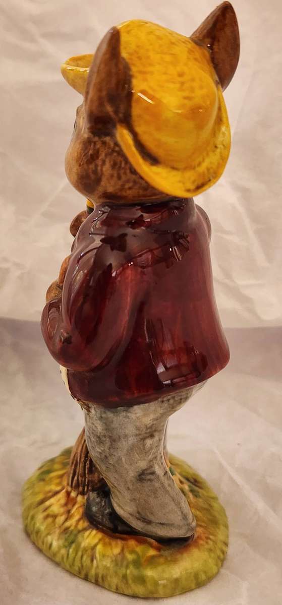 BUNNYKINS - Royal Doulton "Mr. Bunnykins Autumn Days DB 5" Magnificent, Gorgeous perfect Figurine!