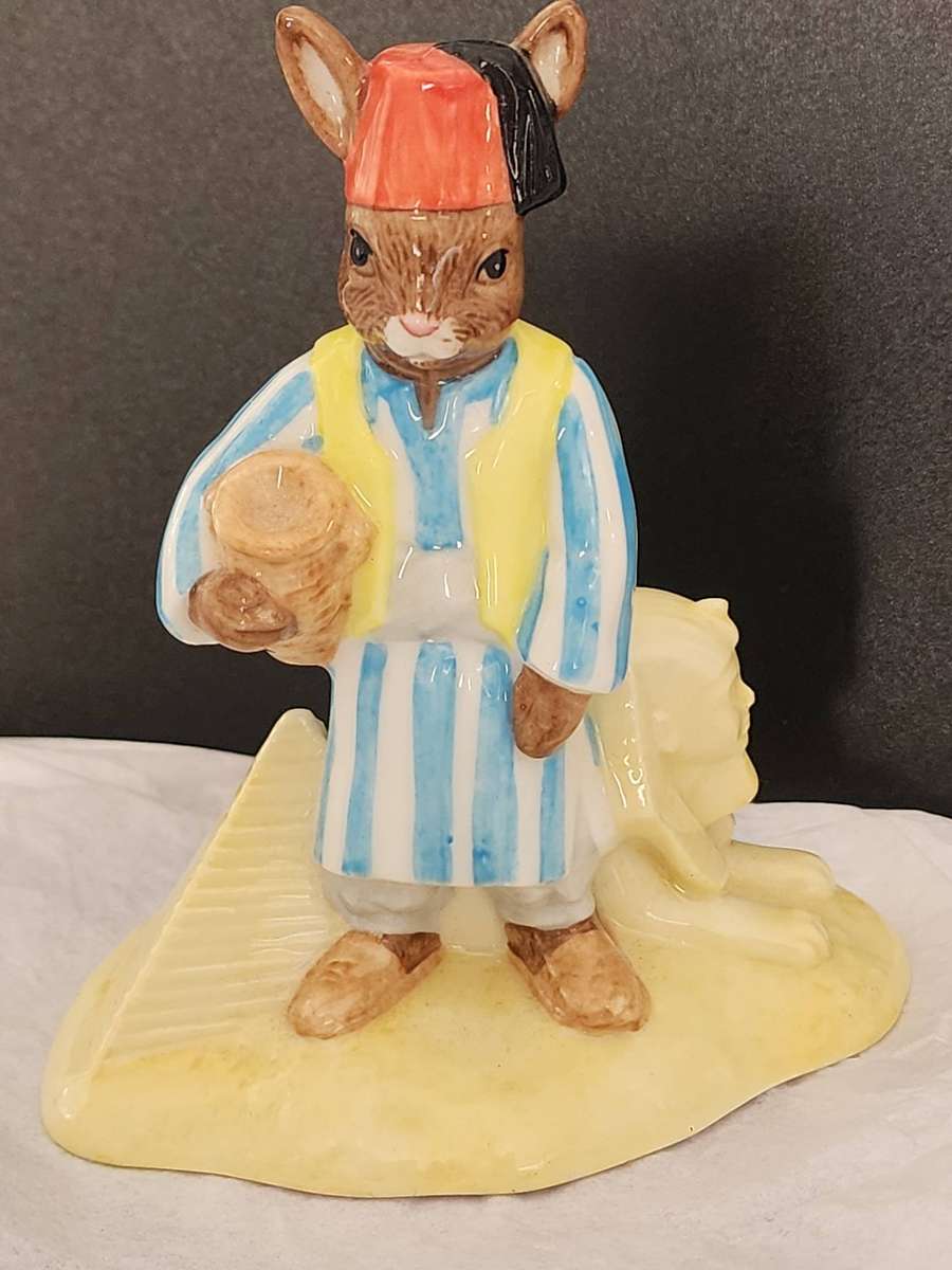 Royal Doulton BUNNYKINS-rare "EGYPTIAN Bunnykins " DB314 - LIMITED Edition 901/1000 Majestic piece!