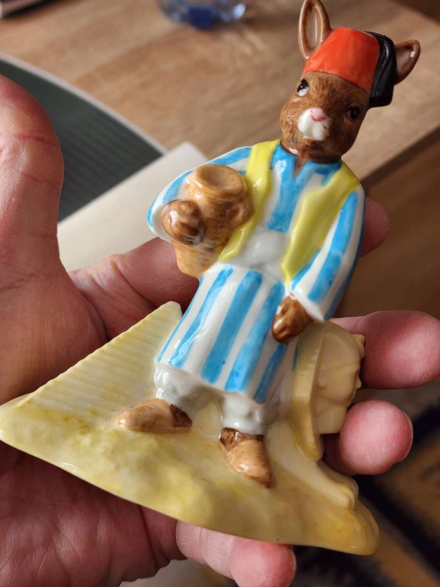 Royal Doulton BUNNYKINS-rare "EGYPTIAN Bunnykins " DB314 - LIMITED Edition 901/1000 Majestic piece!