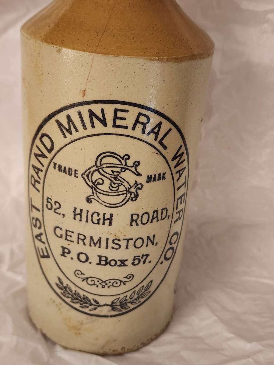 Antique EAST RAND MINERAL WATER CO -salt glaze Stoneware BOTTLE made in Sheffield, ENGLAND-Superb!