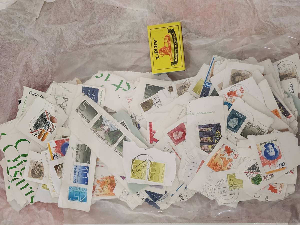 STAMPS-Bulk lot in packet (4) Mostly Holland -great sort through unchecked lot, bargain!