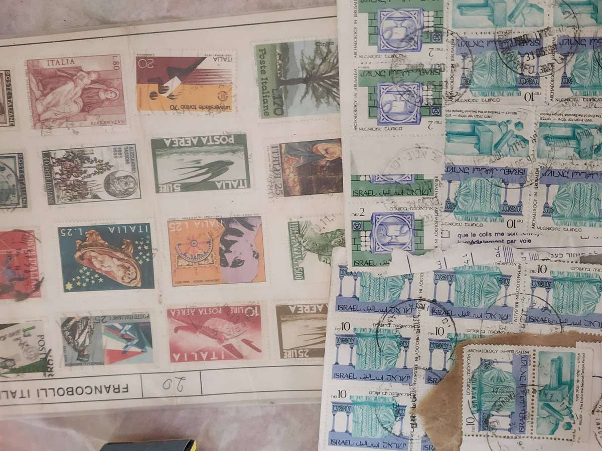STAMPS-Bulk lot in packet (5) Mostly Italy -great sort through unchecked lot, bargain!