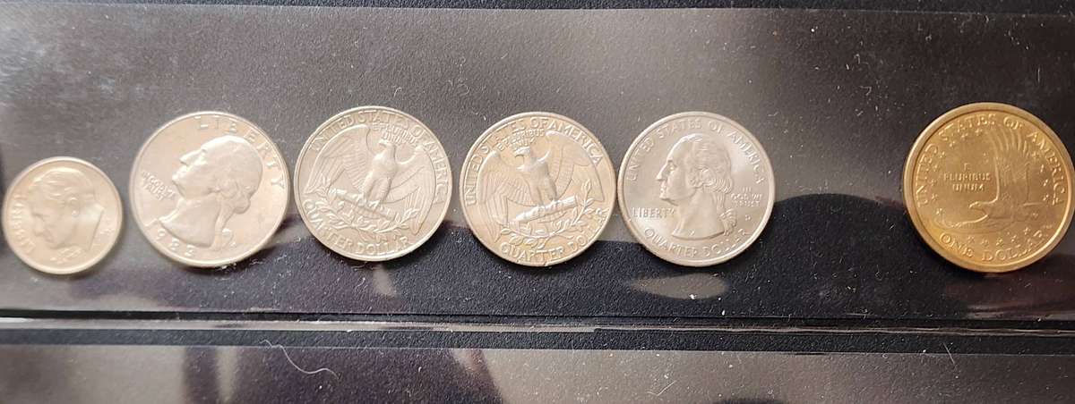 COINS- USA Coins, on card, Lovely LOT Dime, 1/4 Dollar and $1 (6 coins) pretty neat bargain lot!!