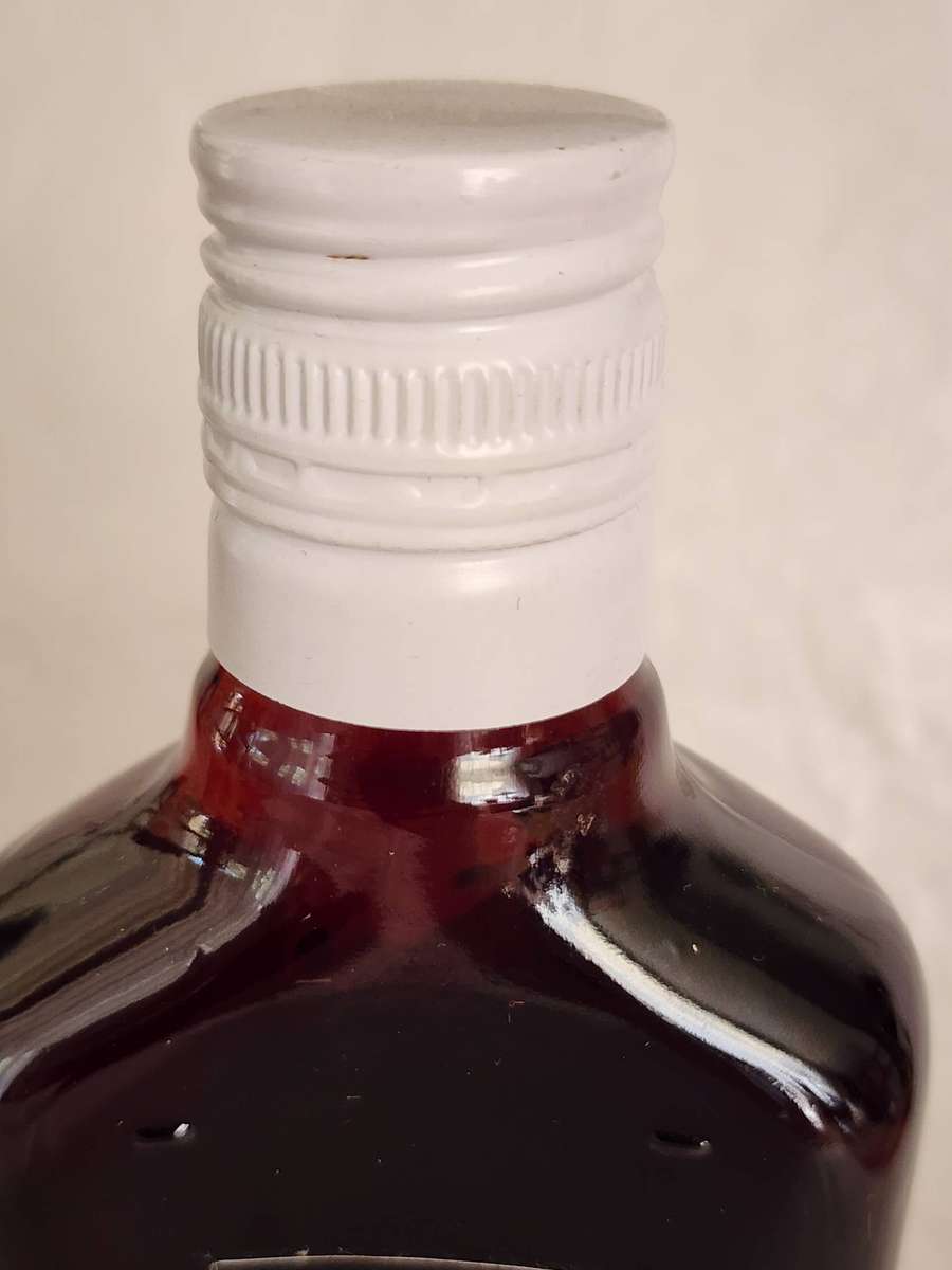 EIKENDAL 2004 VINTAGE PORT 200 ml bottle, LIMITED -seldom seen or offered, a majestic port, WOW!