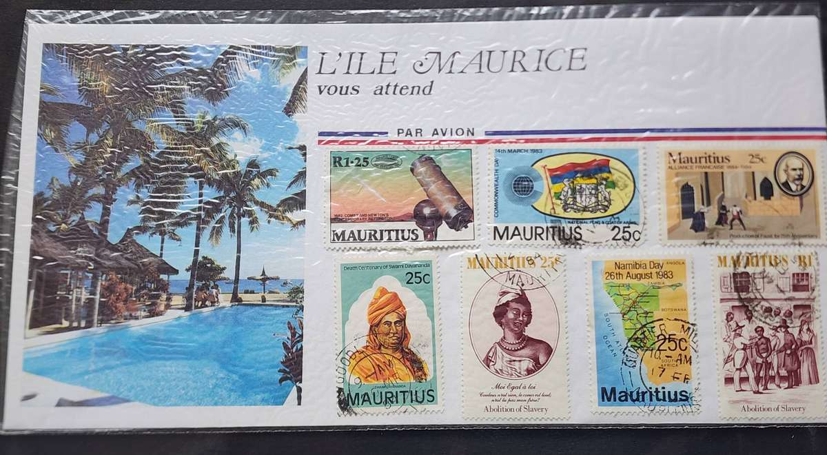 Stamps -MAURITIUS lot on card and souvenir packs- good used, Fantastic Lot (35+)  great bargain!!