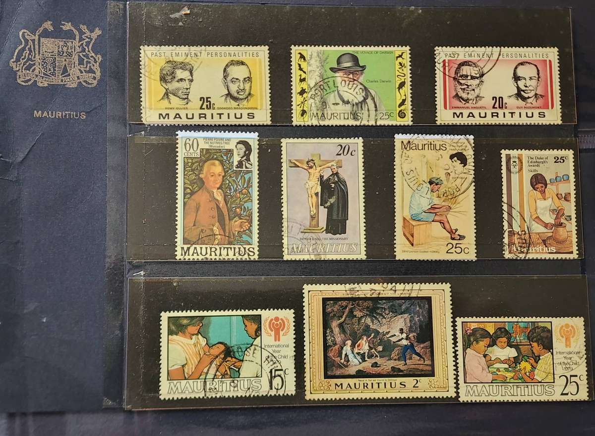 Stamps -MAURITIUS lot on card and souvenir packs- good used, Fantastic Lot (35+)  great bargain!!