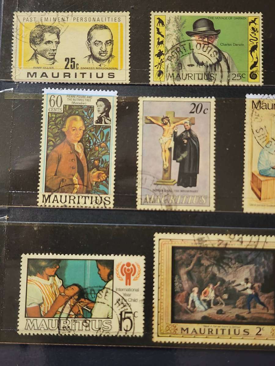Stamps -MAURITIUS lot on card and souvenir packs- good used, Fantastic Lot (35+)  great bargain!!
