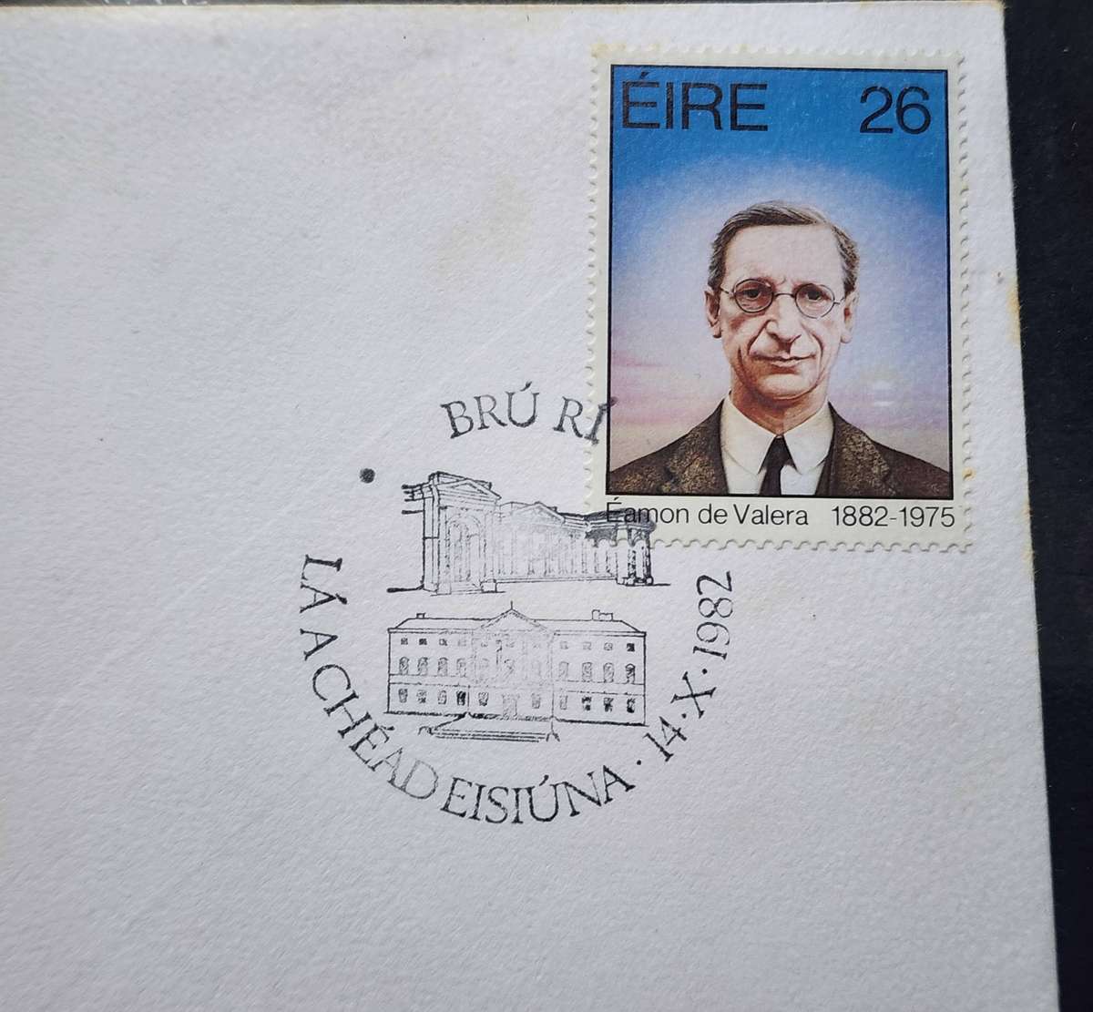 STAMPS - GB National Trusts Presentation PACK, plus  IRELAND FDC "Eamon de Valera" lovely lot!