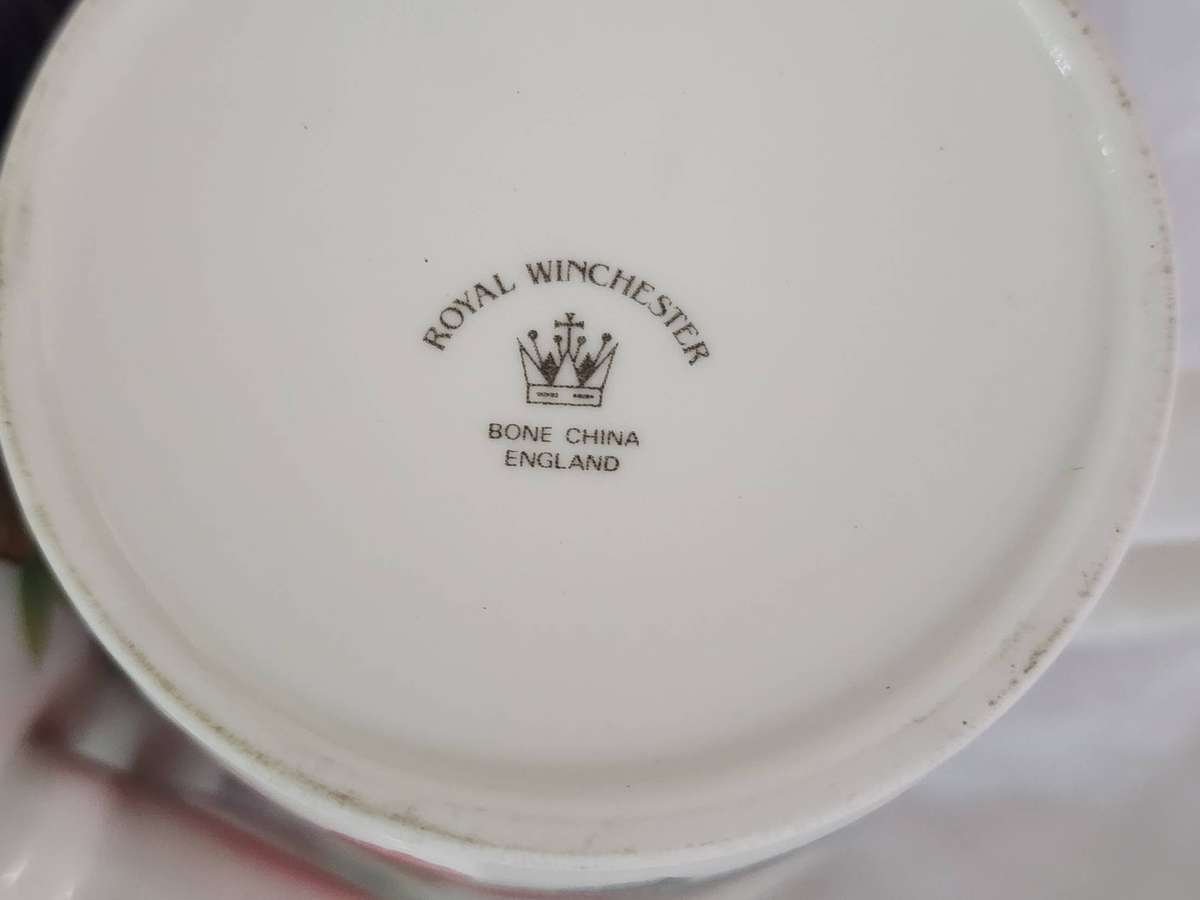 Set of 3 MUGS- "ROYAL WINCHESTER BONE CHINA, ENGLAND" featuring Birds and FLOWERs, STUNNING TRIO