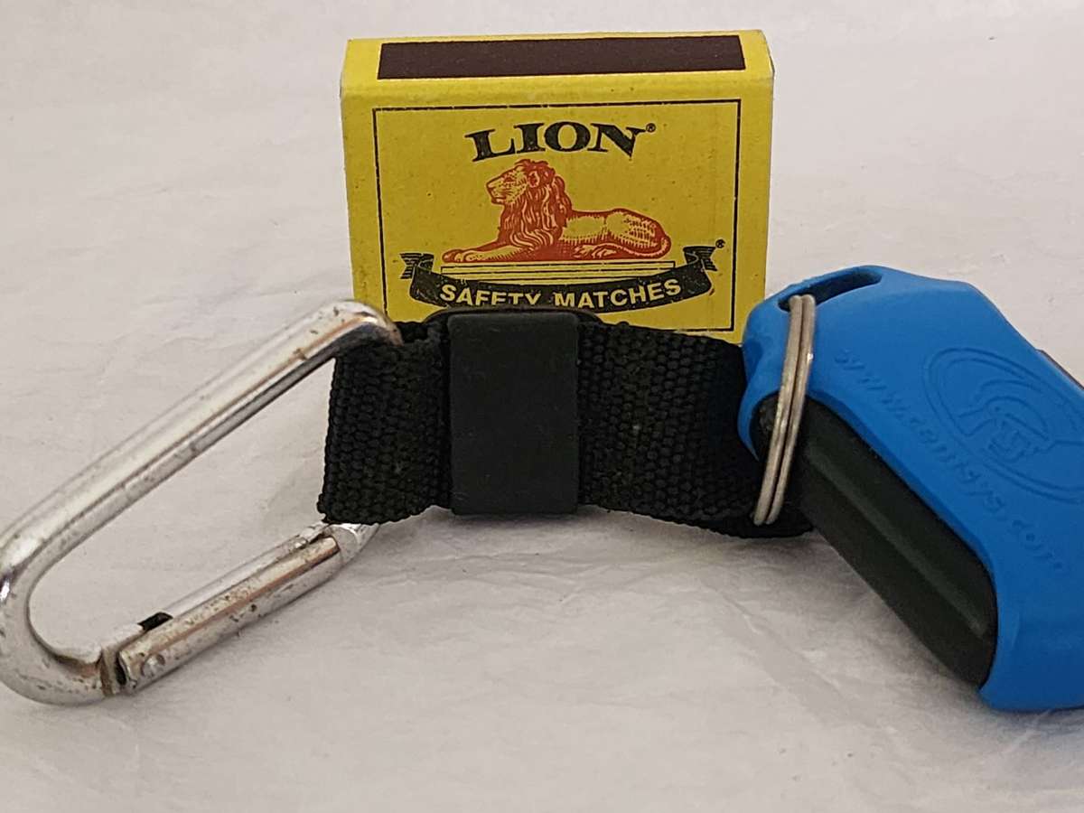 Novelty hiking mini-COMP on clasp-(key ring) lovely item, plus free centsys gate opener