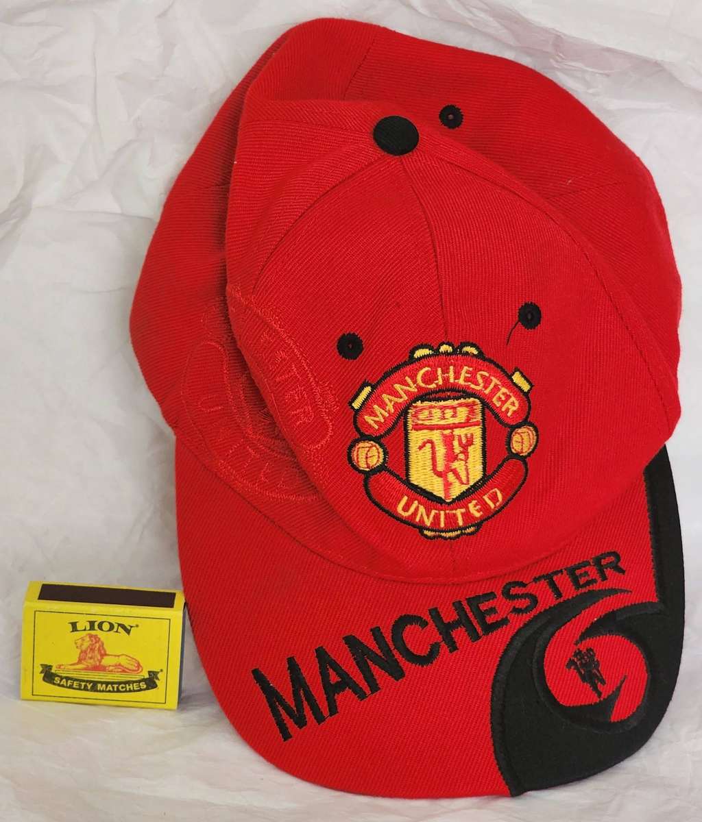 MANCHESTER UNITED - red & Black cap- fantastic, new, and seldom seen cap design-STRIKING - WOW!!