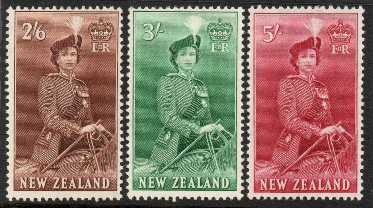 New Zealand 1953-59 QEII Definitive 2/6d - 5/- very fine lmm. SG 733d - 735. Cat £62 (2022)