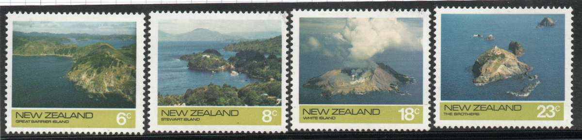 New Zealand 1974 Offshore Islands set of 4 unmounted mint. SG 1061-1064. Cat £1.70 (2012)