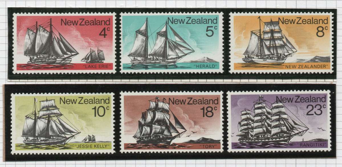 New Zealand 1975 Historic Sailing Ships set of 6 unmounted mint. SG 1069-1074. Cat £3,05 (2012)