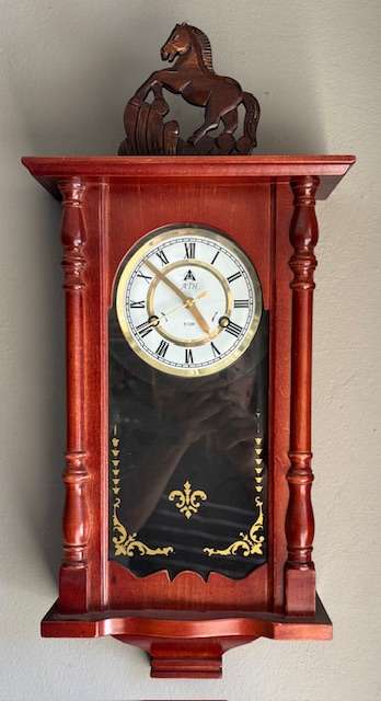 CANADIAN LINDEN WOOD WALL CLOCK