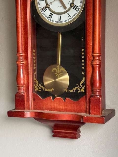 CANADIAN LINDEN WOOD WALL CLOCK