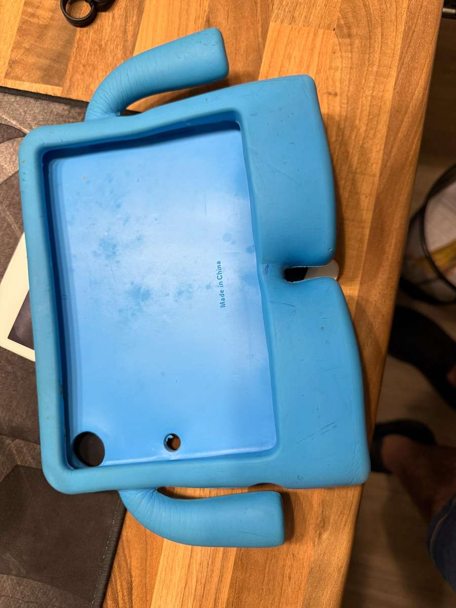 Apple iPad Mini 3 (WiFi + Cellular, 64GB)  With Protective Handled Bumper Cover and Charger