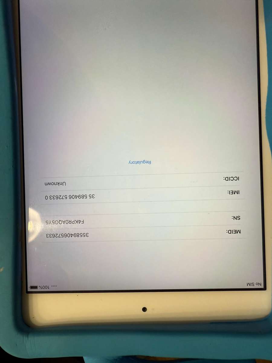 Apple iPad Mini 3 (WiFi + Cellular, 64GB)  With Protective Handled Bumper Cover and Charger
