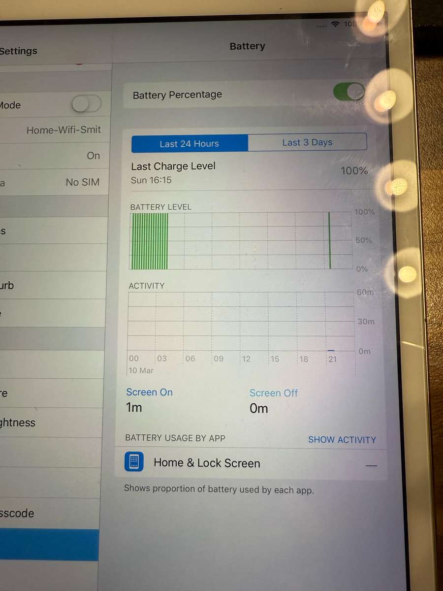 Apple iPad Mini 3 (WiFi + Cellular, 64GB)  With Protective Handled Bumper Cover and Charger